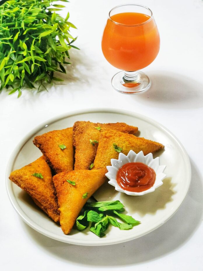 পাউরুটির সমুসা_আনার সোহেল_ANAR SOHEL_CULINARY ARTIST_BANGLADESH_SAUDI ARABIA_বাংলা রেসিপি_TAYYIB_TAYYIBORG_TAYYIBBANGLADESH